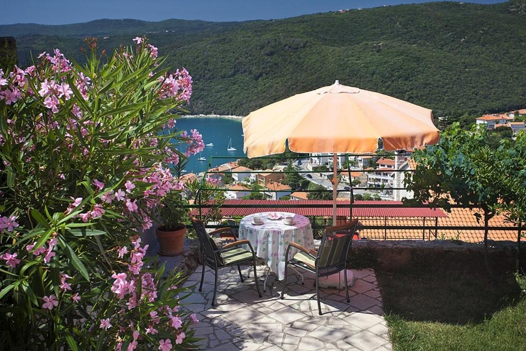 Apartments With A Parking Space Rabac, Labin - 7622 Exterior foto